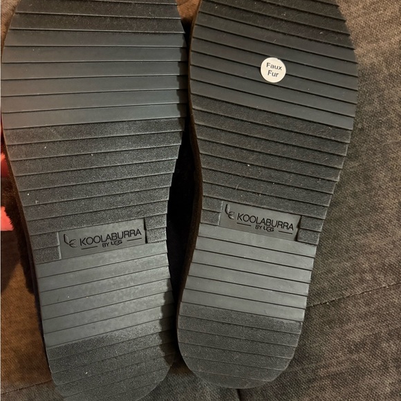 Koolaburra Women's Plush Black Slippers - Picture 2 of 3